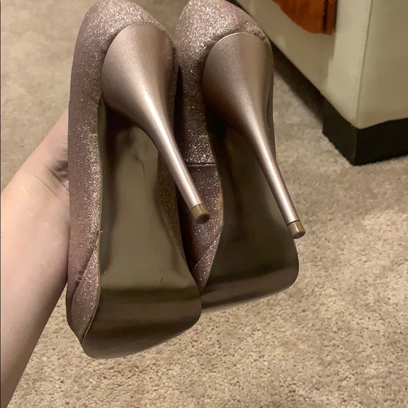 Heels - Picture 4 of 6